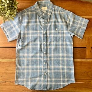 Men’s Weatherproof Blue and White Casual Button Down Shirt
